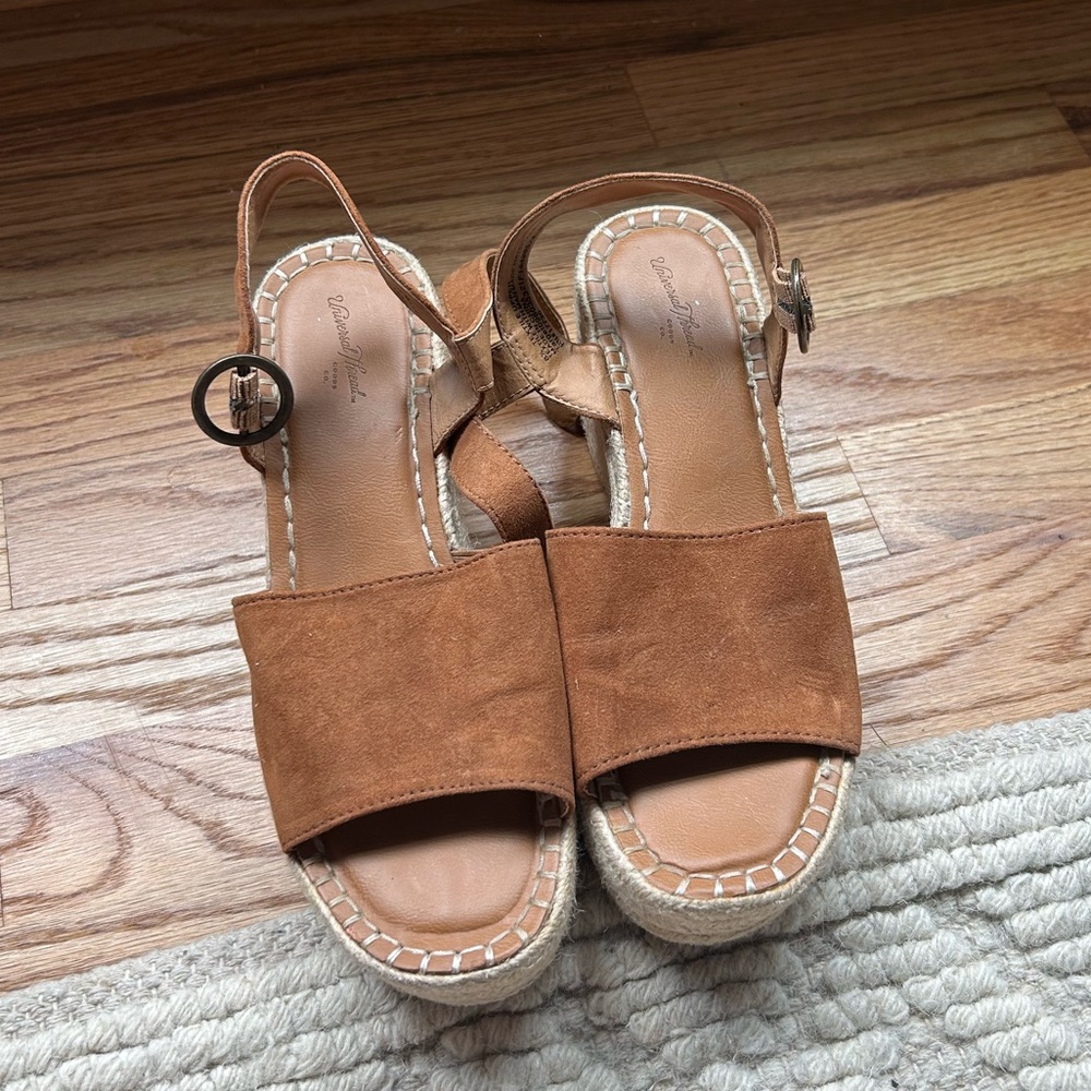 Universal Thread Brown Platform Wedges